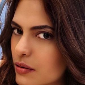 Meet your Posher, Iris